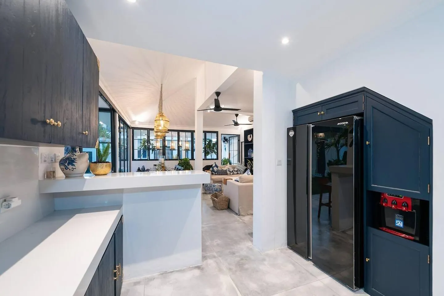 Luxe 5 Bed, Sleeps 10, Butler, Walk To Shopscafe Villa Seminyak